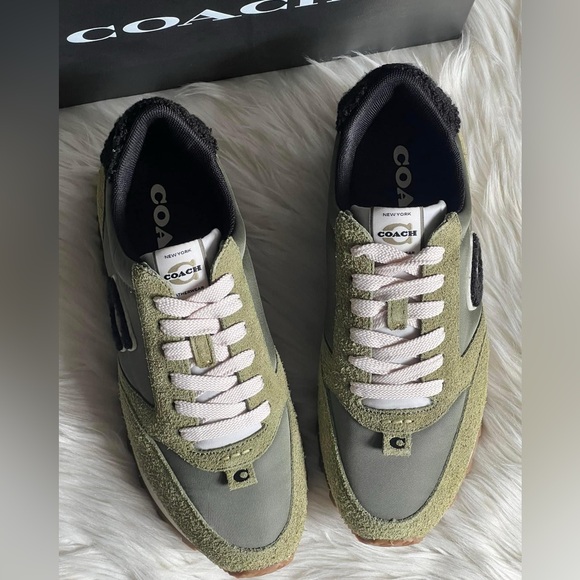 CP935 - Coach Women’s Runner Sneaker - Picture 7 of 15